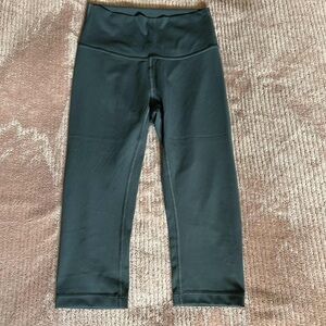 Lululemon Capri Leggings Green Pants Women Size 4 Cropped